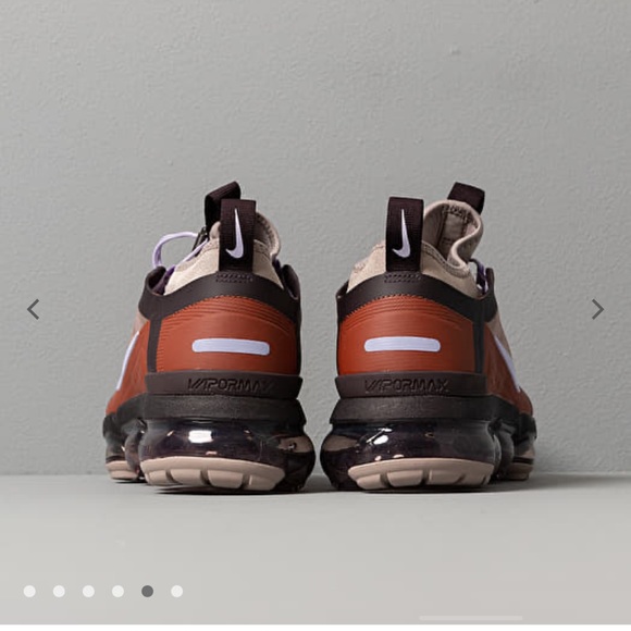 NEW WOMENS NIKE AIR VAPORMAX UTILITY Size 8 Cinnamon/Purple Agate-Burgundy Ash - Picture 15 of 17